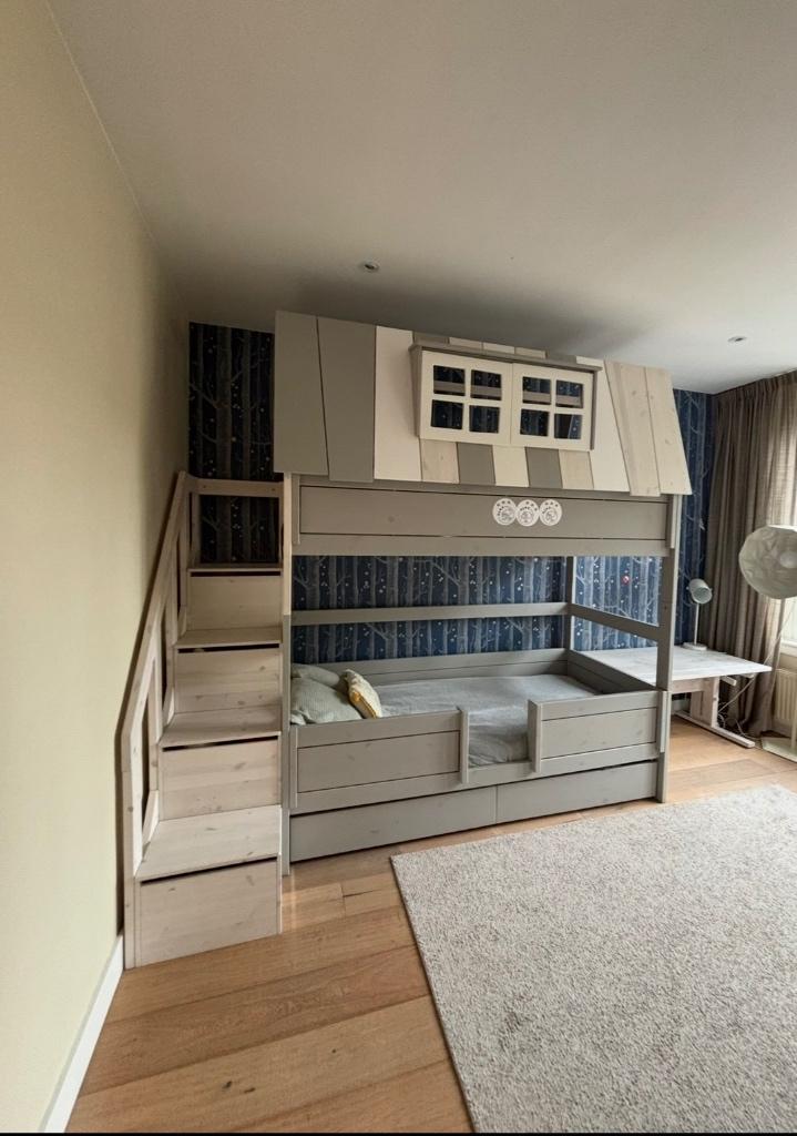 Boomhut Stapelbed, Ophalen, Zo goed als nieuw, Stapelbed
