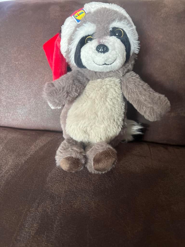 Lidl Wasbeer Knuffel met Kerstmuts, Lidl, Overige karakters, Overige typen, Grijs