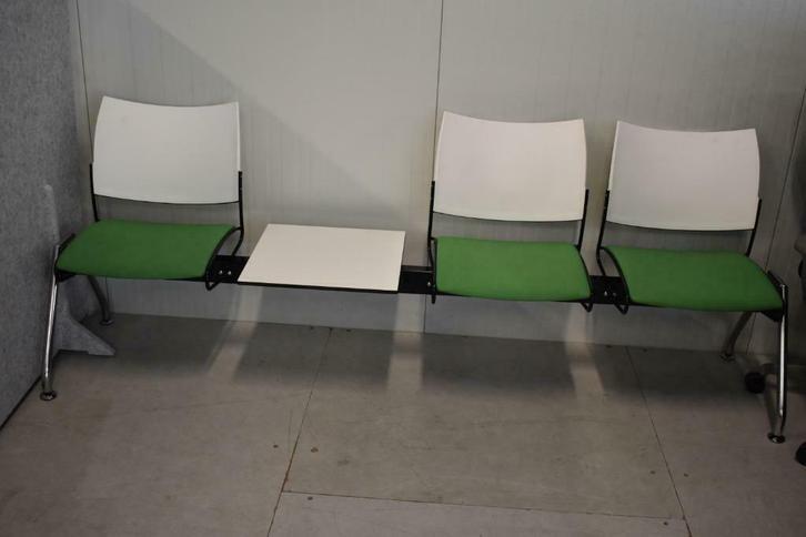 Casala curvy wachtkamerzit/wachtkamerbank / ontvangstbank, Niet ingevuld, Niet ingevuld, Driepersoons, Ophalen of Verzenden
