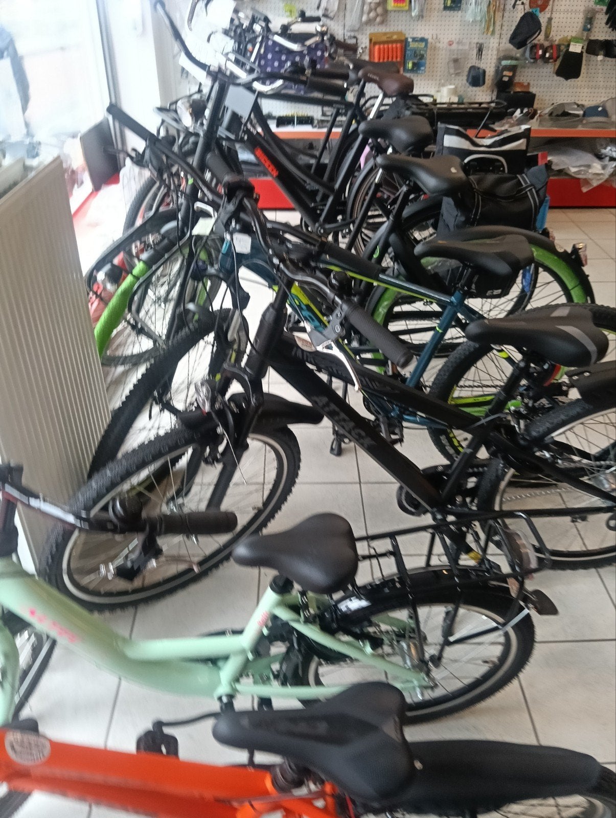 Foto 15 van van klein tot groot nieuw en tweedehands fietsen vanaf 100 e