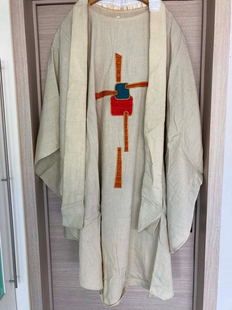 Witte kazuifel met onderstola, Ophalen of Verzenden
