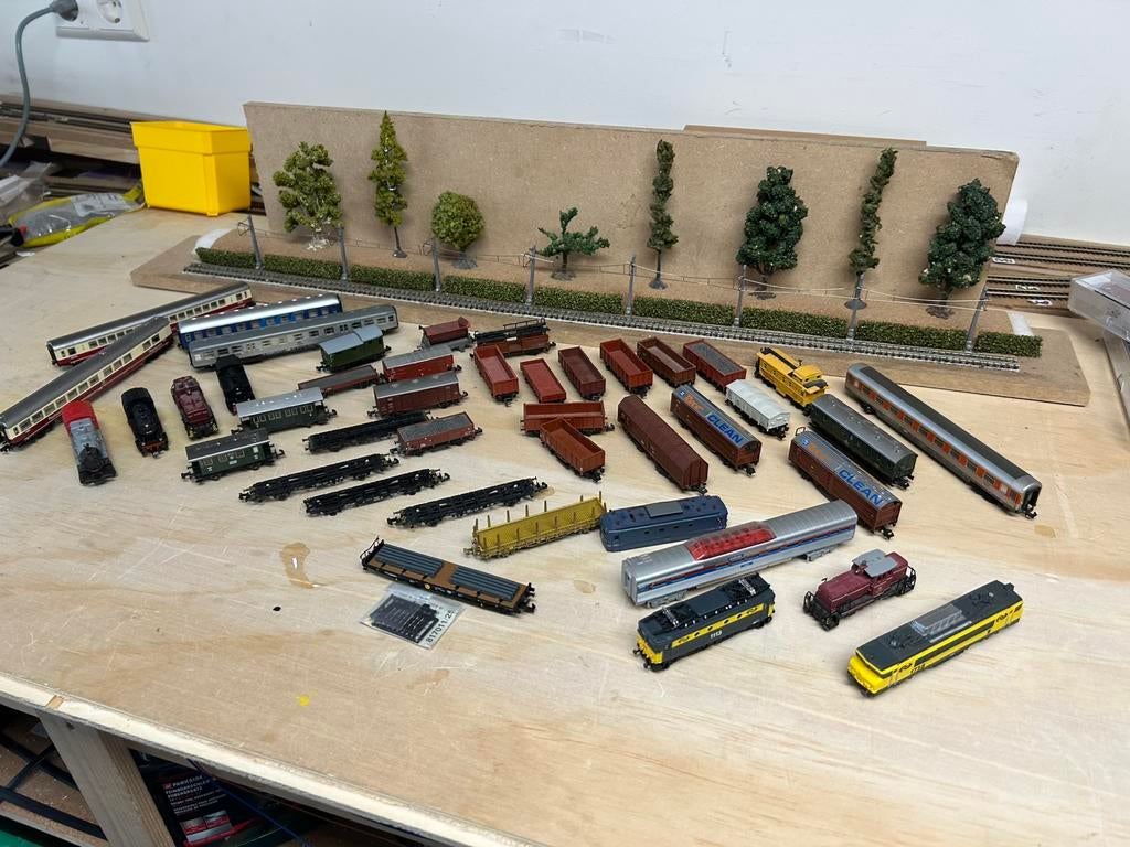 Partij wagons en locomotieven, Hobby en Vrije tijd, Ophalen of Verzenden, Zo goed als nieuw, Gelijkstroom, Wagon