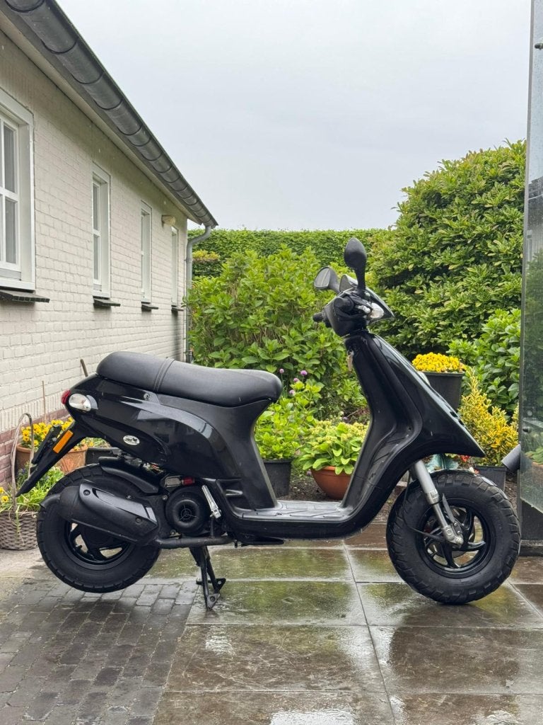 ️Piaggio Typhoon 50cc 2 takt glans zwart NIEUWSTAAT️, Fietsen en Brommers, Scooters | Piaggio, Niet ingevuld, Niet ingevuld, Niet ingevuld