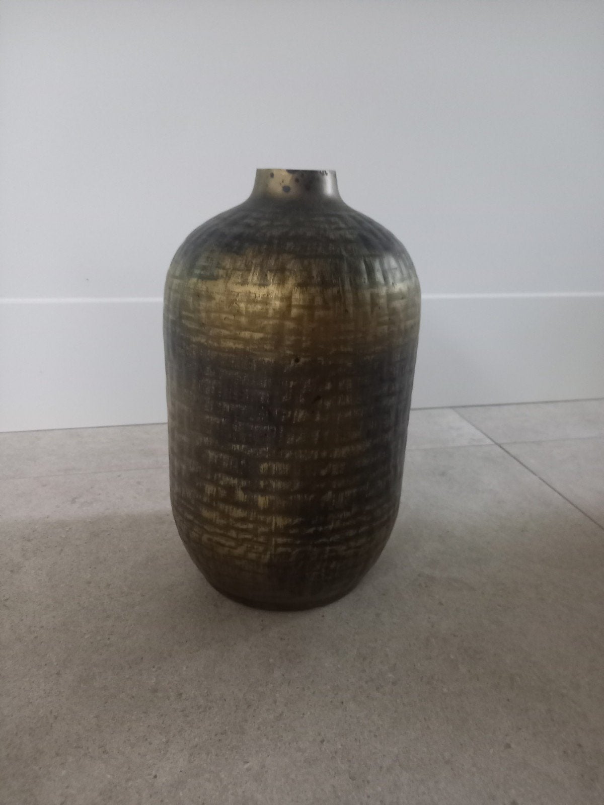 Vaas metaal 32cm hoog, goud/bronskleurig, Intratuin, Ophalen of Verzenden, Zo goed als nieuw, Overige kleuren, Overige materialen