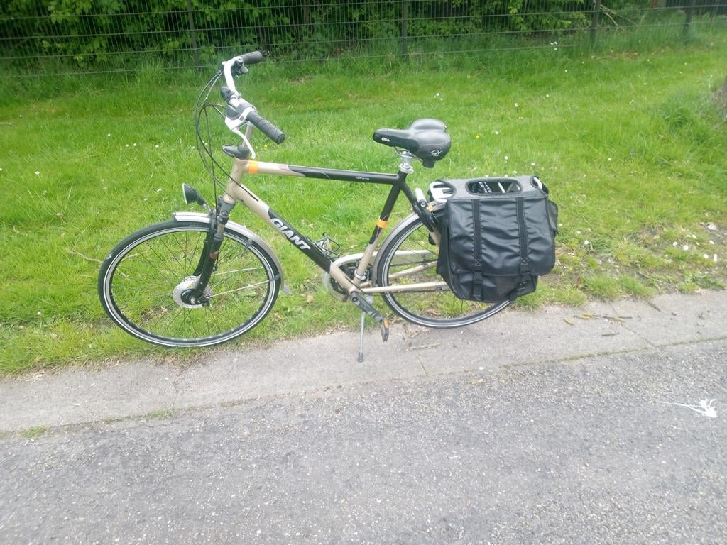 Giant aluminium fiets met slot en fietstassen - XL frame, Ophalen, Gebruikt, Giant, Schijfrem