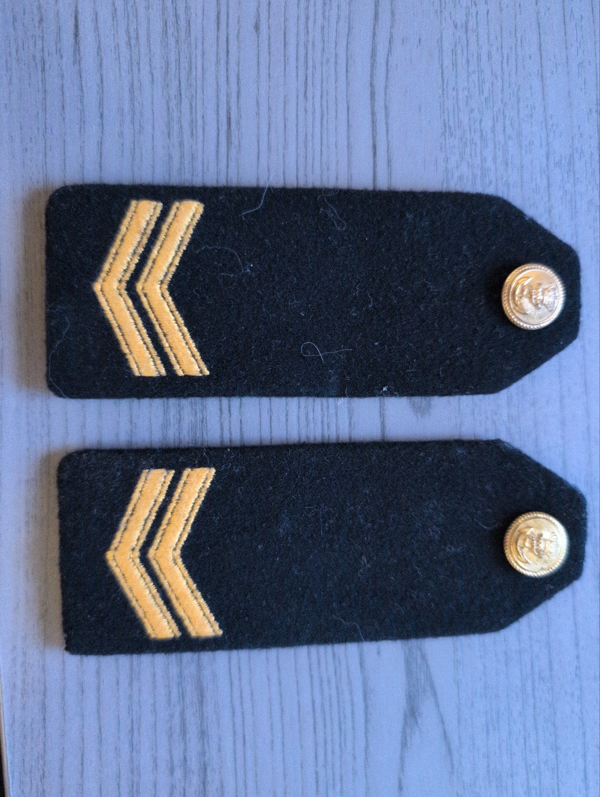 Schouderstukken Marine met Chevrons en Knoppen, Verzamelen, Militaria | Algemeen, Ophalen of Verzenden, Marine, Overige gebieden