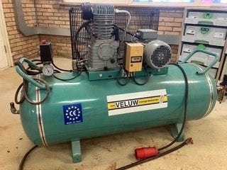 compressor, Doe-het-zelf en Verbouw, Compressors, Ophalen, Gebruikt, Minder dan 200 liter/min, 6 tot 10 bar