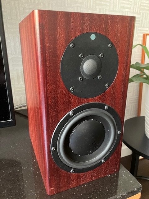 TOTEM Model ONE Bookshelf speaker i.z.g.st., Overige merken, Verzenden, Zo goed als nieuw, 60 tot 120 watt