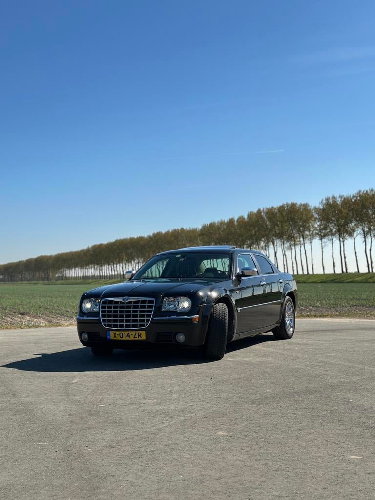 Chrysler 300C 5.7 HEMI V8 LPG | Pano | APK 02-2027, Automaat, Achterwielaandrijving, 8 cilinders, 5654 cc