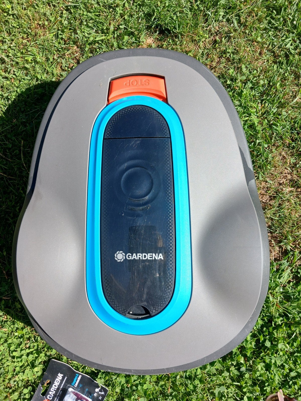 Gardena robotmaaier met maaierhuis en accessoire voor, Tuin en Terras, Grasmaaiers, Ophalen, Cirkelmaaier, Gebruikt, Accu-grasmaaier