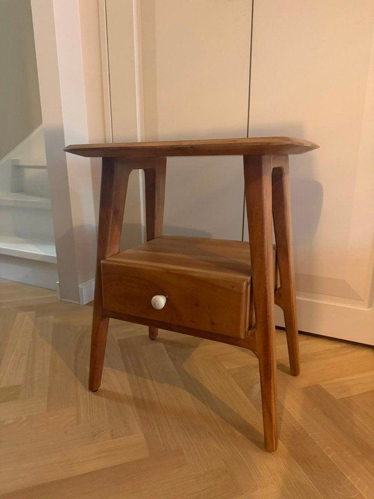 Nachtkastje Wehkamp Mangohout, Ophalen, Minder dan 45 cm, 55 tot 70 cm, Zo goed als nieuw