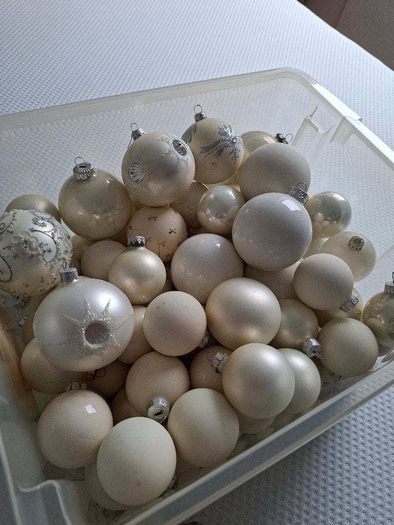 Kerstballen, Ophalen