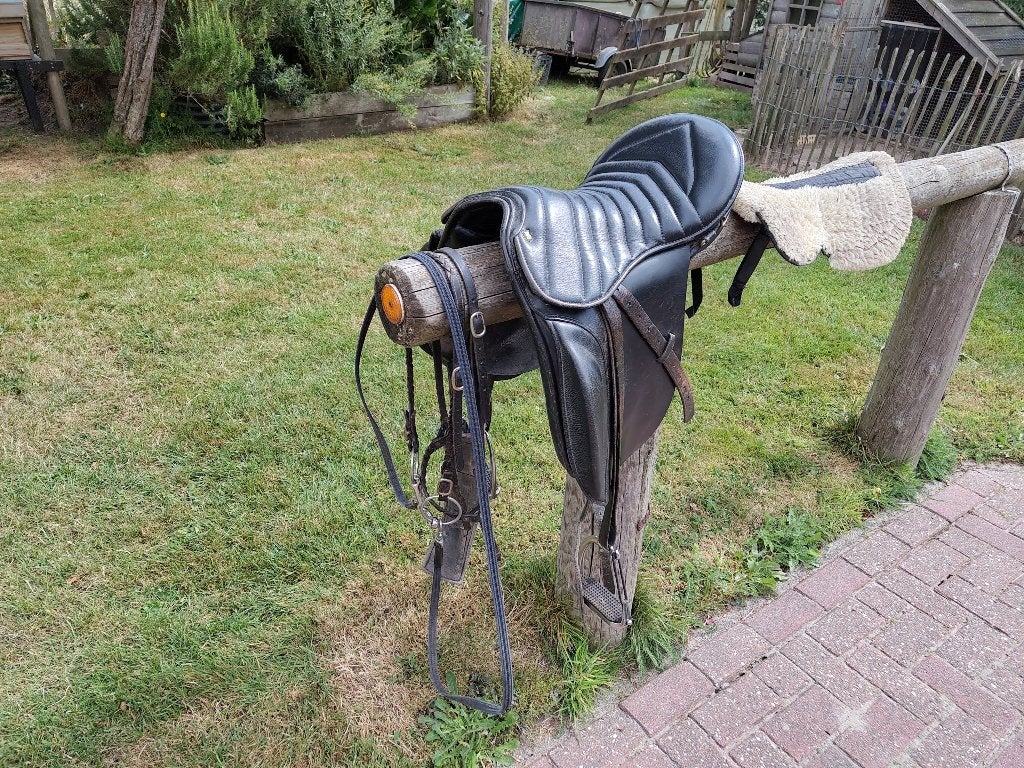 Ijslander zadel , met hoofdstel en alle toebehoren., L (17.5 inch), Gebruikt, Overige merken, Ophalen of Verzenden