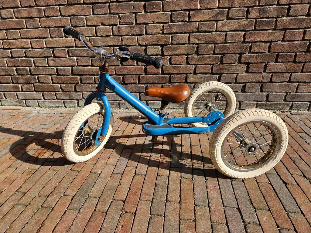 Vintage blauwe driewieler met witte banden, Ophalen, Gebruikt, Onbekend