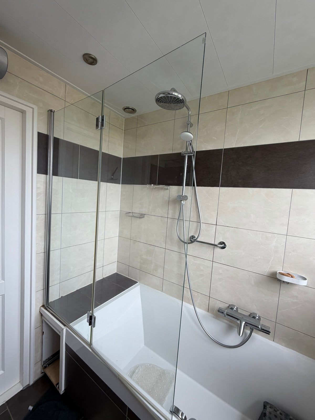 Douchewand voor bad, glas en chroom, Doe-het-zelf en Verbouw, Ophalen, Gebruikt, Chroom, Douche