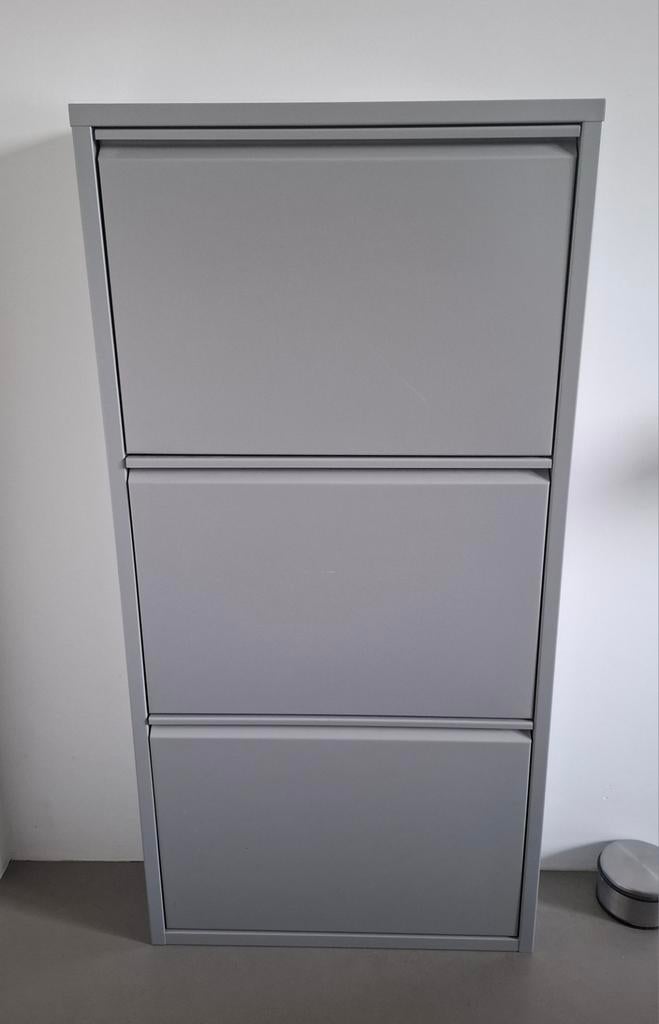 Schoenenkast (grijs metaal), Huis en Inrichting, Kasten | Schoenenkasten, Ophalen