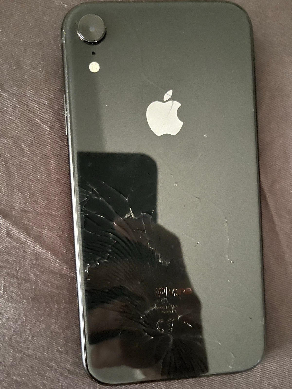 iPhone XR gebruikt met schade aan de achterzijde, Gebruikt, Zwart, IPhone XR, Ophalen of Verzenden