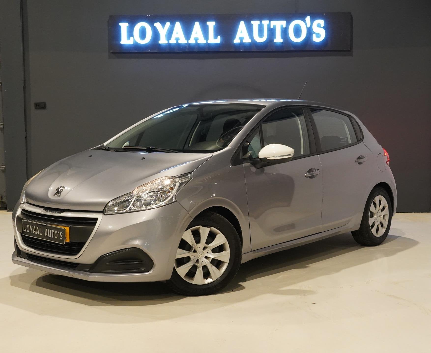 Peugeot 208 1.2 PureTech Like | CRUISE | AIRCO | BLEUTOOTH |, Auto's, 1199 cc, Met garantie (alle), 68 pk, Bedrijf