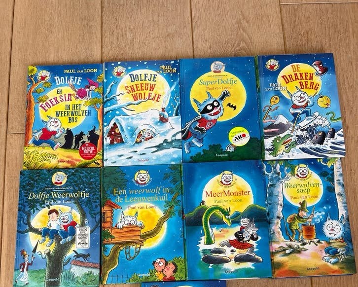 Grote collectie Dolfje Weerwolfje boeken van Paul van Loon, Ophalen of Verzenden, Zo goed als nieuw, Fictie algemeen