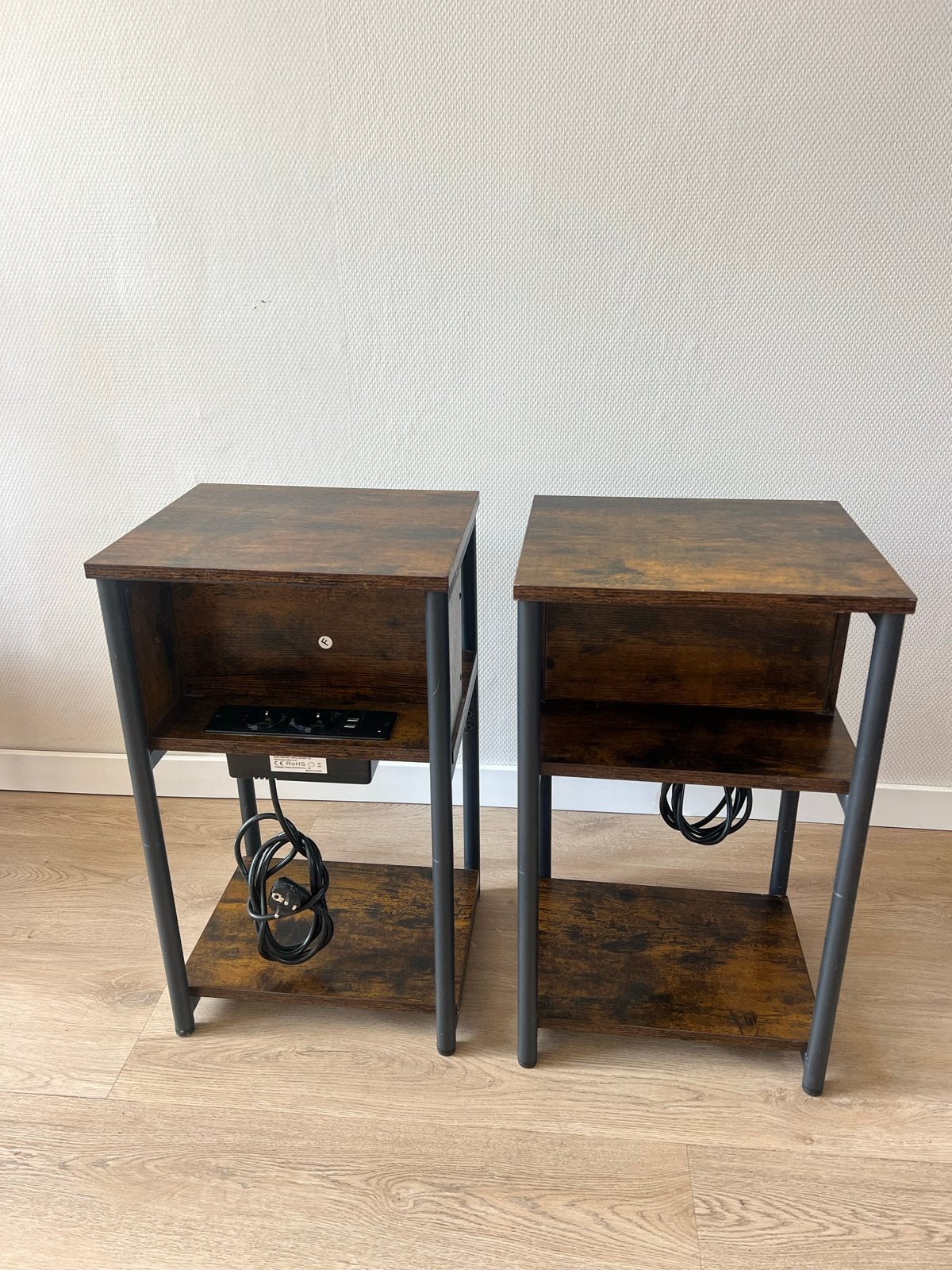 Set van 2 industriële nachtkastjes met stopcontacten, Huis en Inrichting, Ophalen, Minder dan 45 cm, 55 tot 70 cm, Zo goed als nieuw