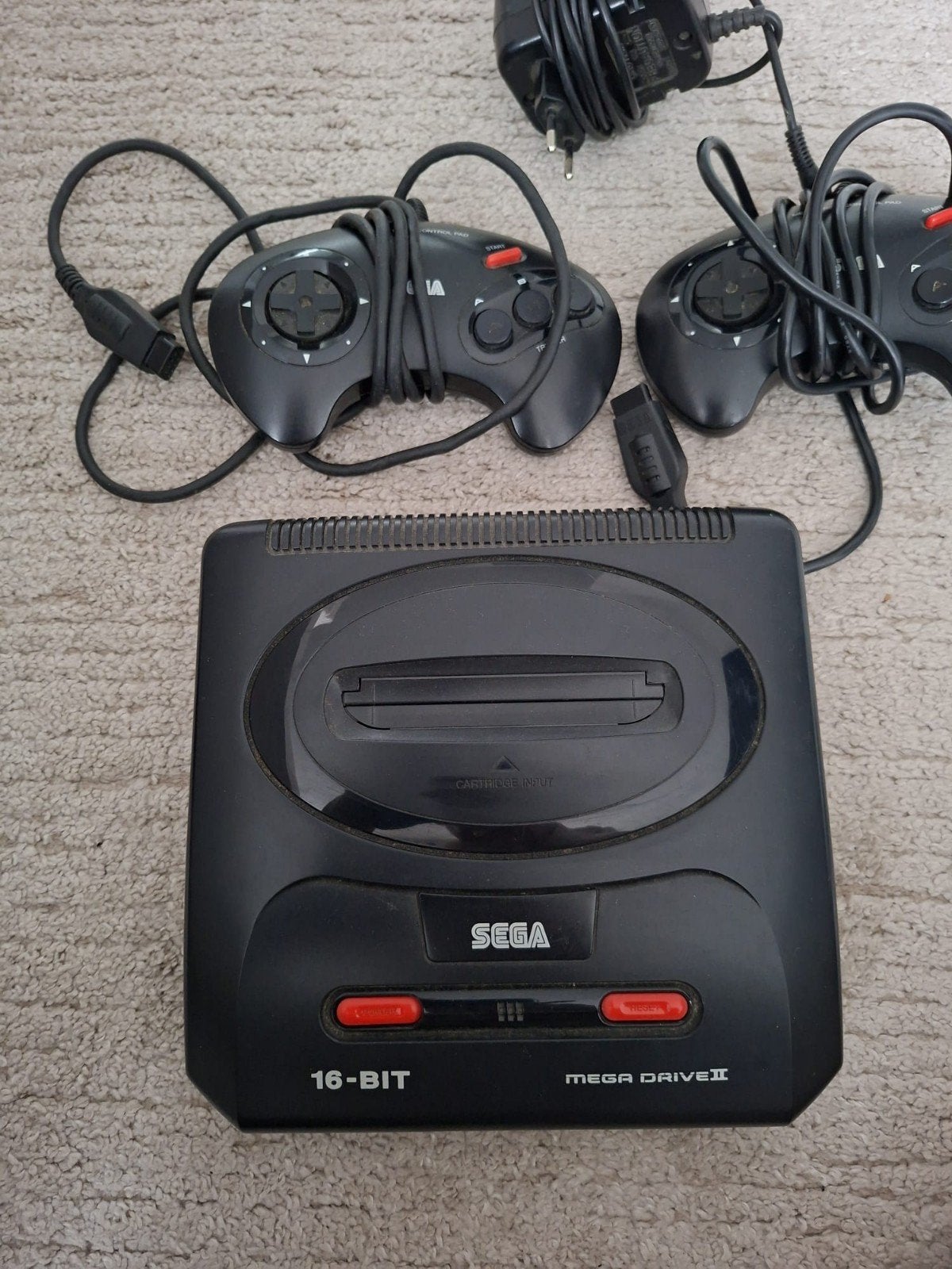 Sega Mega Drive II met 2 controllers en 11 games, Mega Drive, Met 2 controllers, Ophalen of Verzenden, Gebruikt