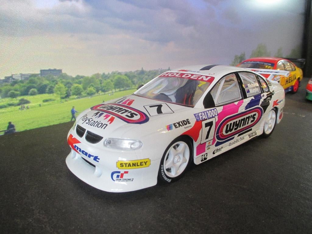 1/18 Holden VT Commodore 1999 Wynn's S.Richards / G.Murphy, Ophalen of Verzenden, Zo goed als nieuw
