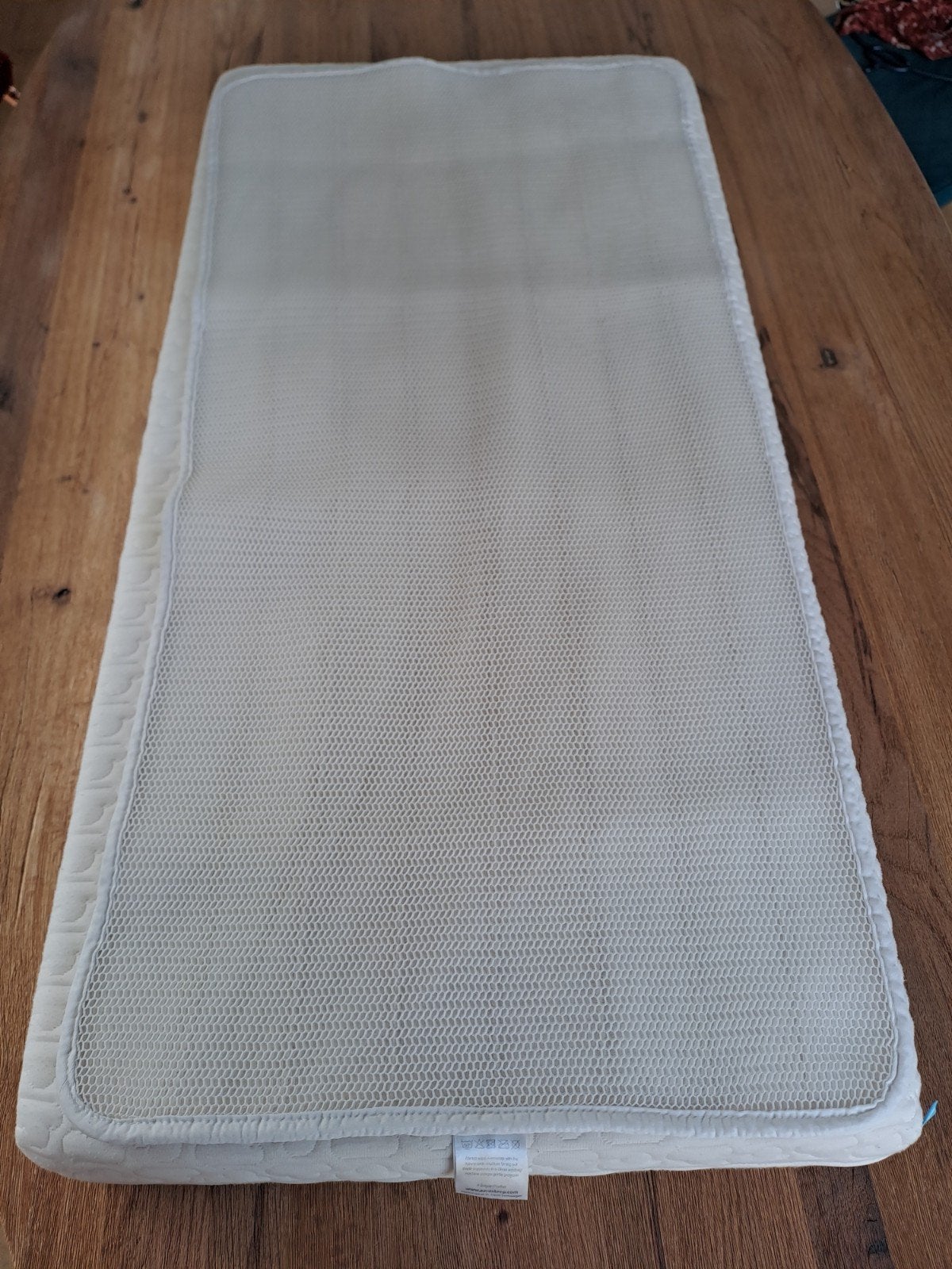 Aerosleep matras 120x60 cm met matrasbeschermer, Ophalen, Zo goed als nieuw, Ledikant