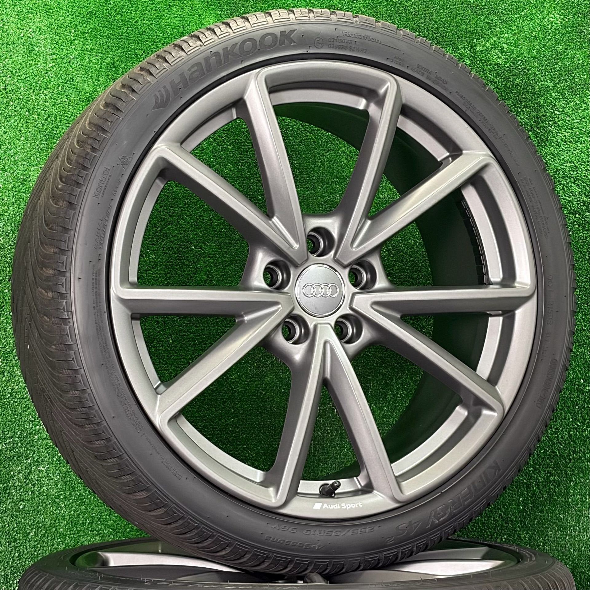 Originele 19 inch Audi velgen met banden A4 S4 B9, 19 inch, Gebruikt, 255 mm, -