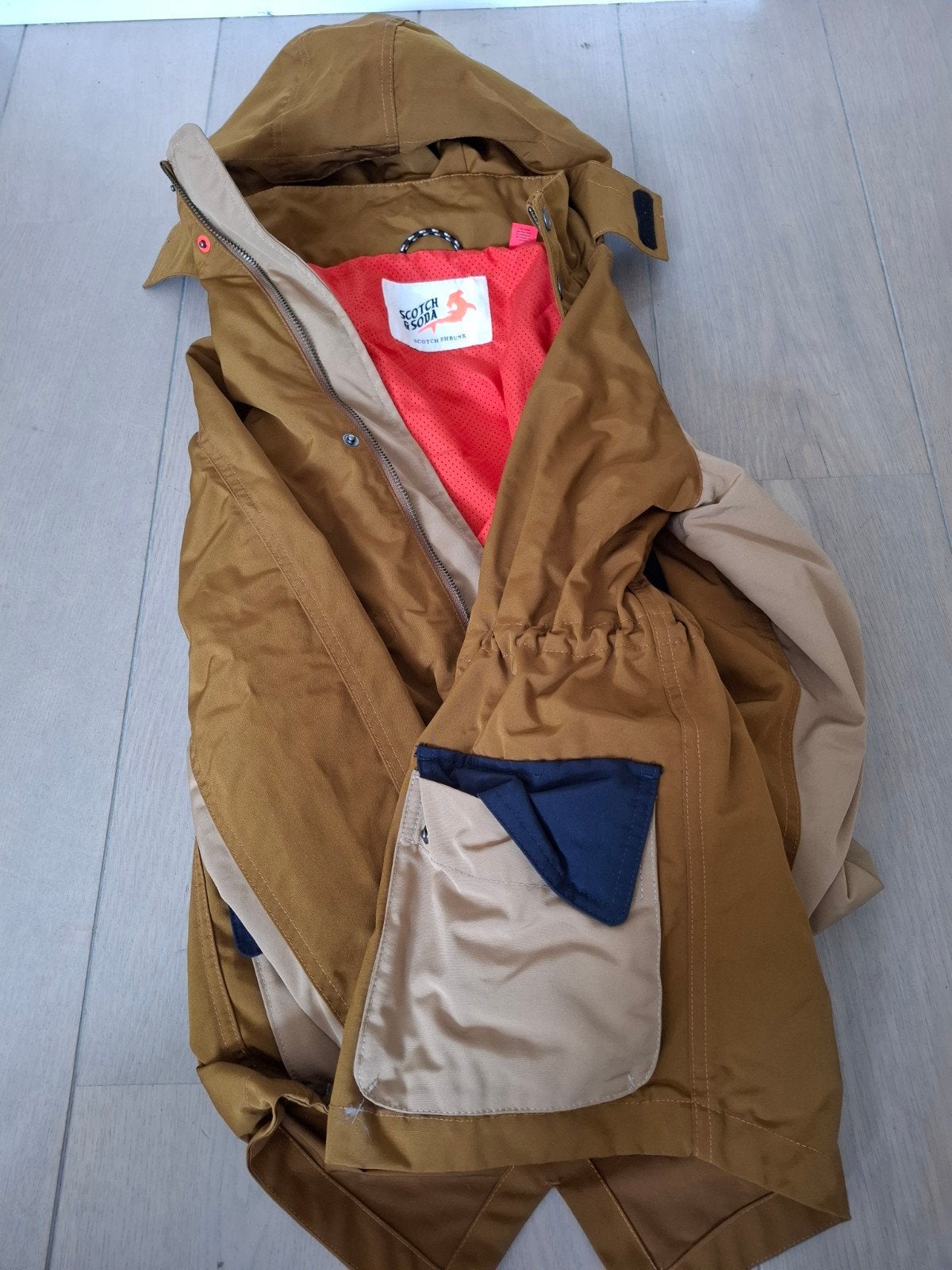 Scotch & Soda jas met capuchon - Maat M, Kleding | Heren, Jassen | Zomer, Ophalen, Zo goed als nieuw, Bruin
