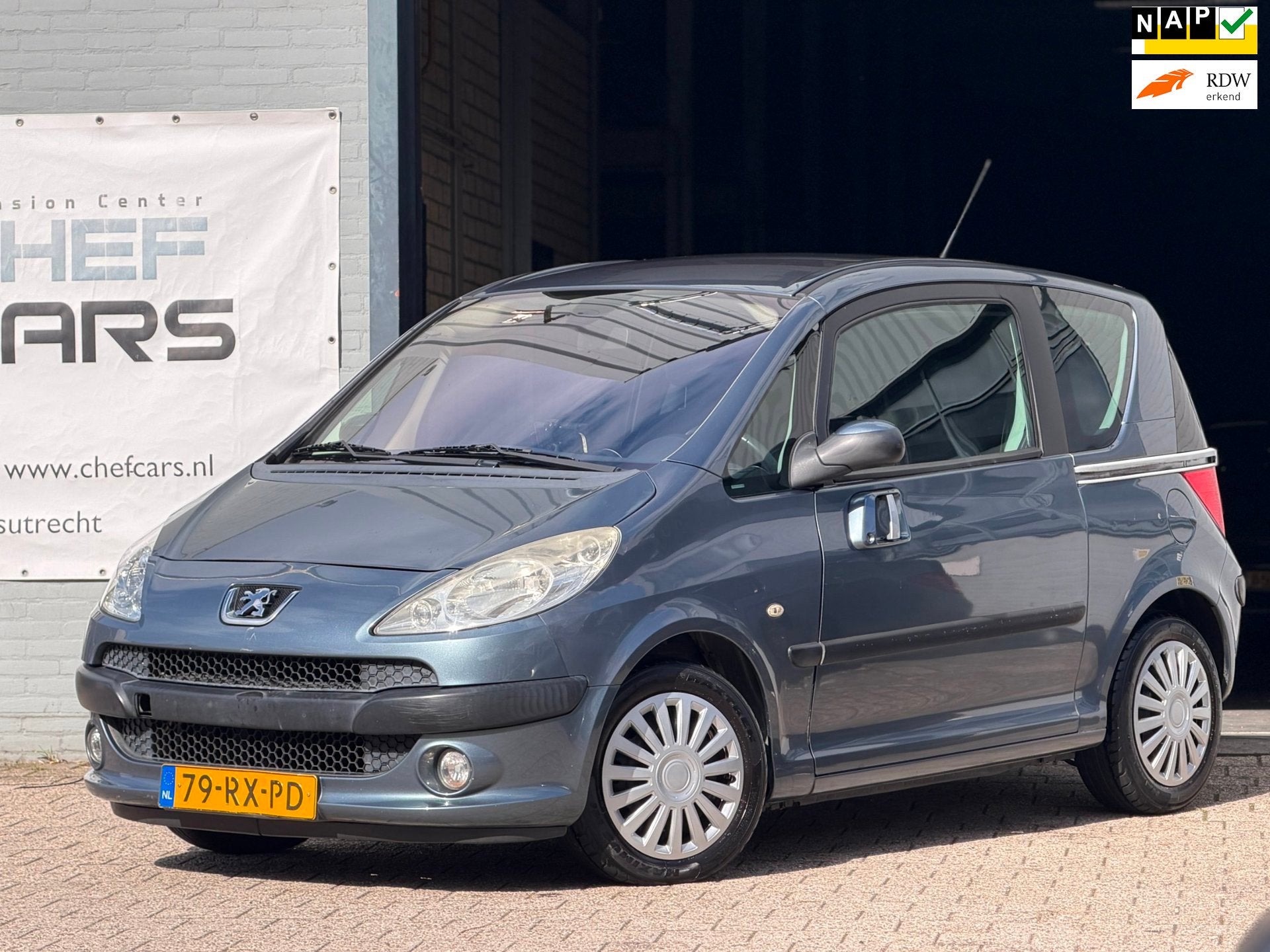 Peugeot 1007 1.6|NAP|AUTOMAAT|AIRCO|DISTRIBUTIEVV|BLUETOOTH!, Gebruikt, Zwart, 4 cilinders, 4 stoelen