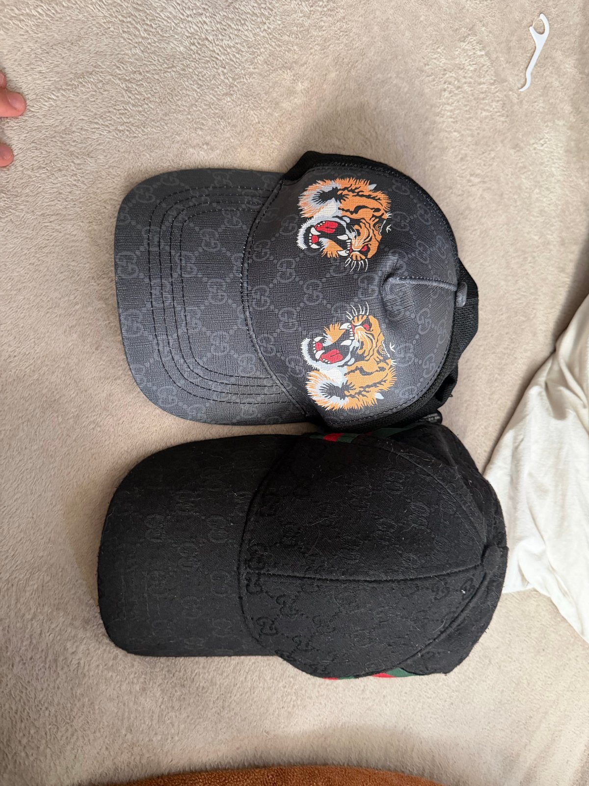 2 Gucci petten - Goede kwaliteit, Ophalen of Verzenden, Zo goed als nieuw, One size fits all, Pet