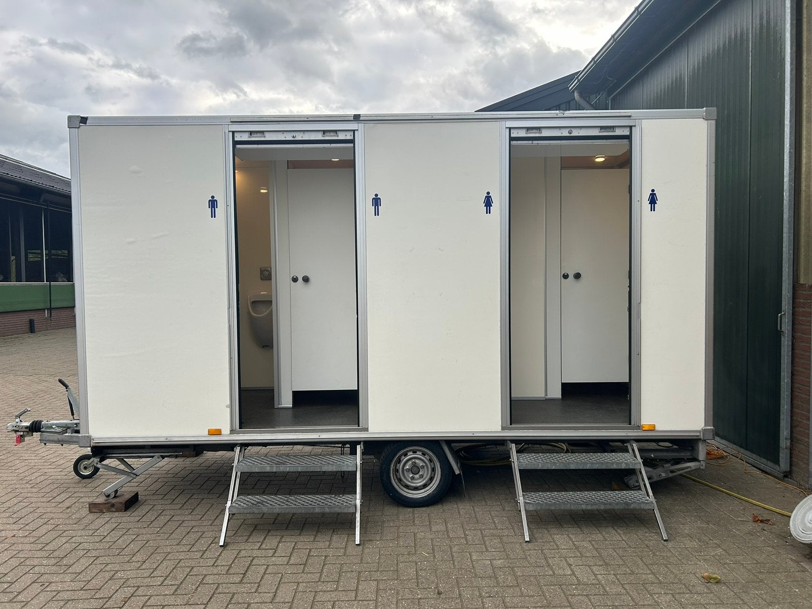 Toiletwagen te huur, Ophalen of Verzenden, Zo goed als nieuw, Overige