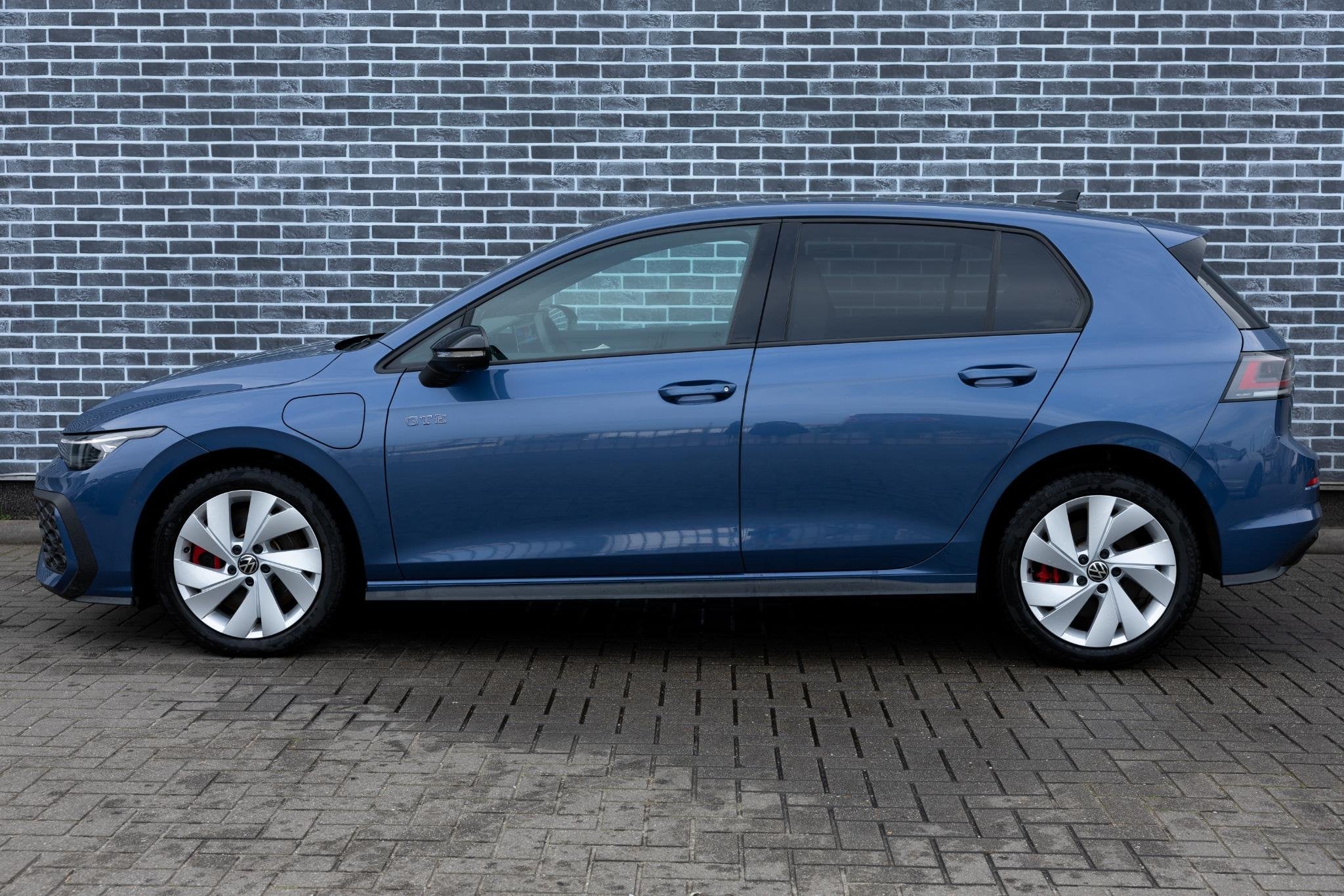 Volkswagen Golf 1.5 eHybrid GTE | Plug-in Hybrid (PHEV) | Bl, Auto's, Dealer onderhouden, 4 cilinders, 26 kWh, 1700 kg