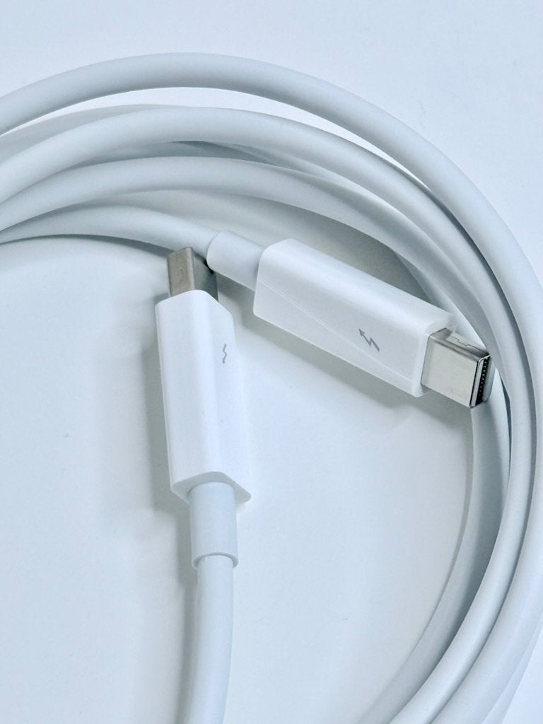 Originele Apple Thunderbolt kabel 2 Meter, Ophalen of Verzenden, Zo goed als nieuw
