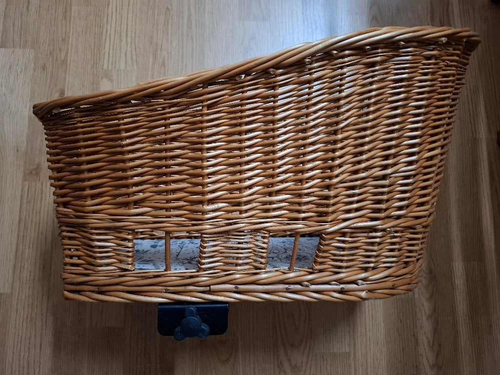 Basil pasja rieten honden fietsmand incl draaddeksel, Dieren en Toebehoren, Ophalen of Verzenden, Zo goed als nieuw, Riet