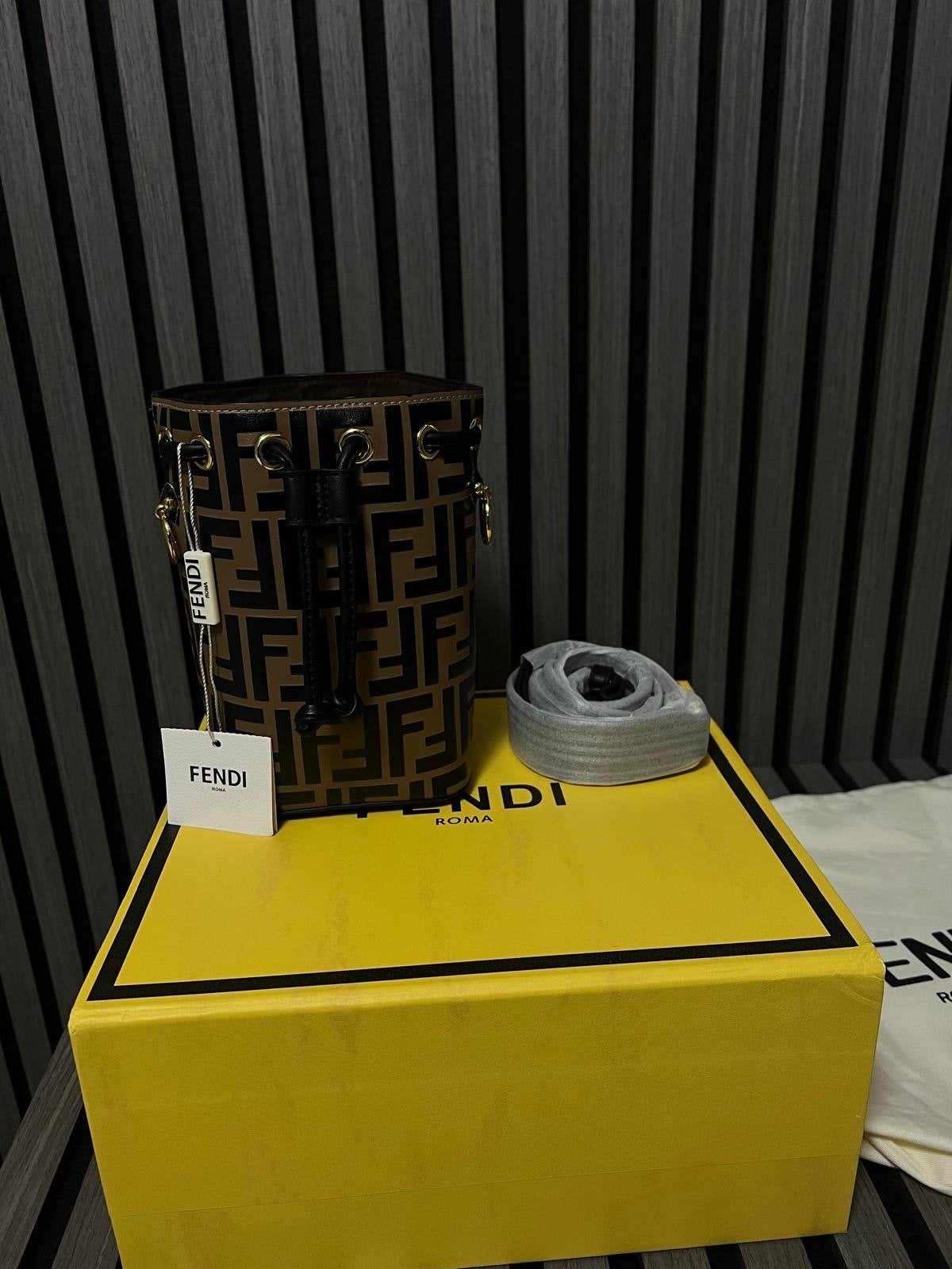 Fendi Bucket Tas, Ophalen of Verzenden, Nieuw, Bruin, Handtas