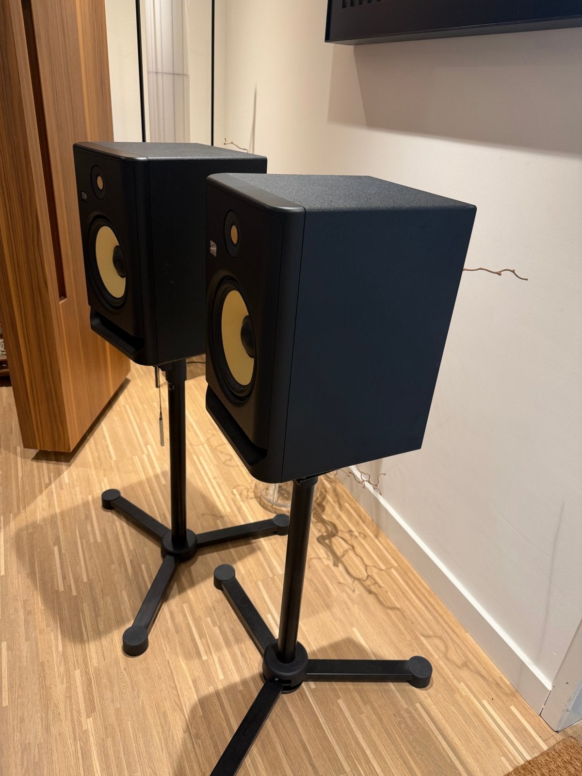 KRK Rokit 8 G4 Studiomonitor (per twee met statief), Audio, Tv en Foto, Luidsprekers, Studiomonitor, Zo goed als nieuw, KRK, Ophalen