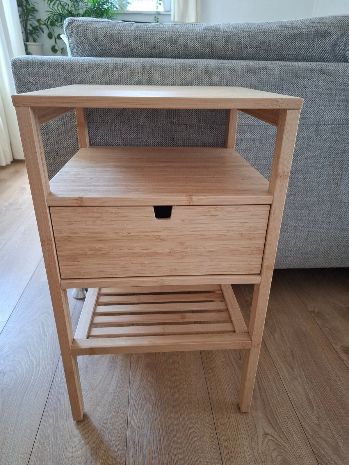 IKEA NORDKISA nachtkastje met lade en plank, Ophalen, Zo goed als nieuw, Modern, Scandinavisch