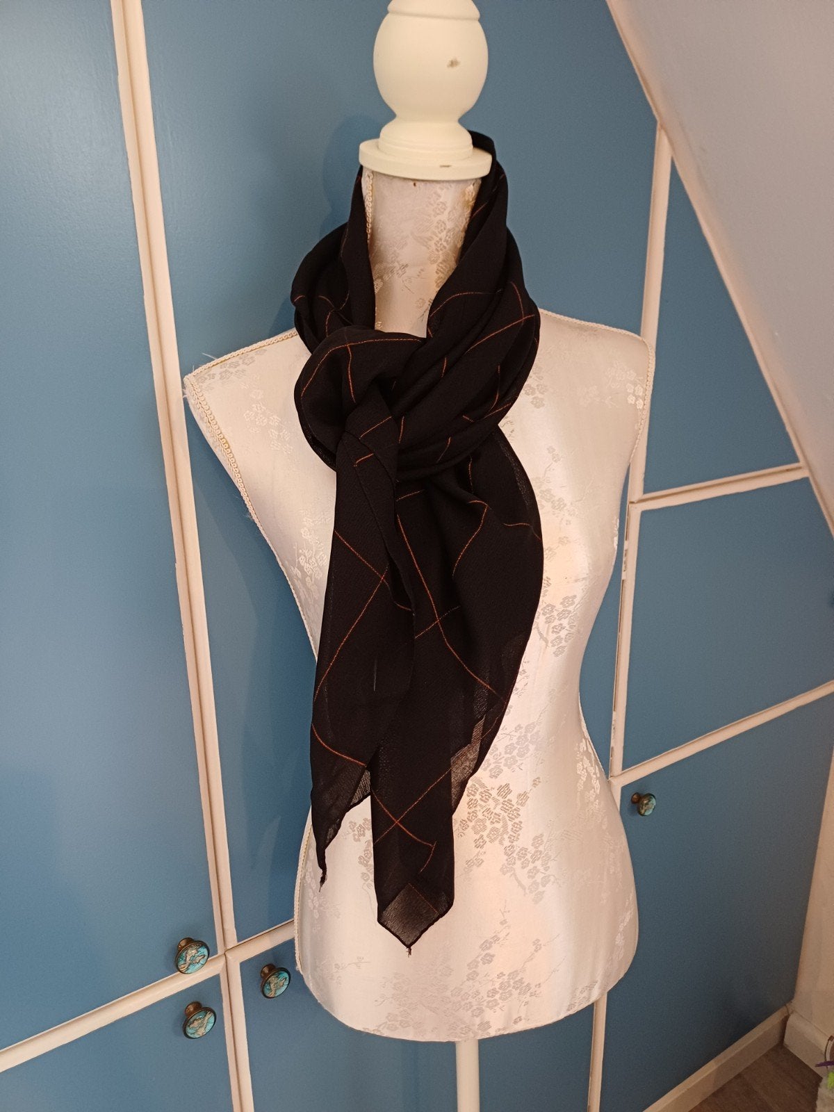 Zwarte sjaal, Kleding | Dames, Ophalen of Verzenden, Gedragen, Sjaal
