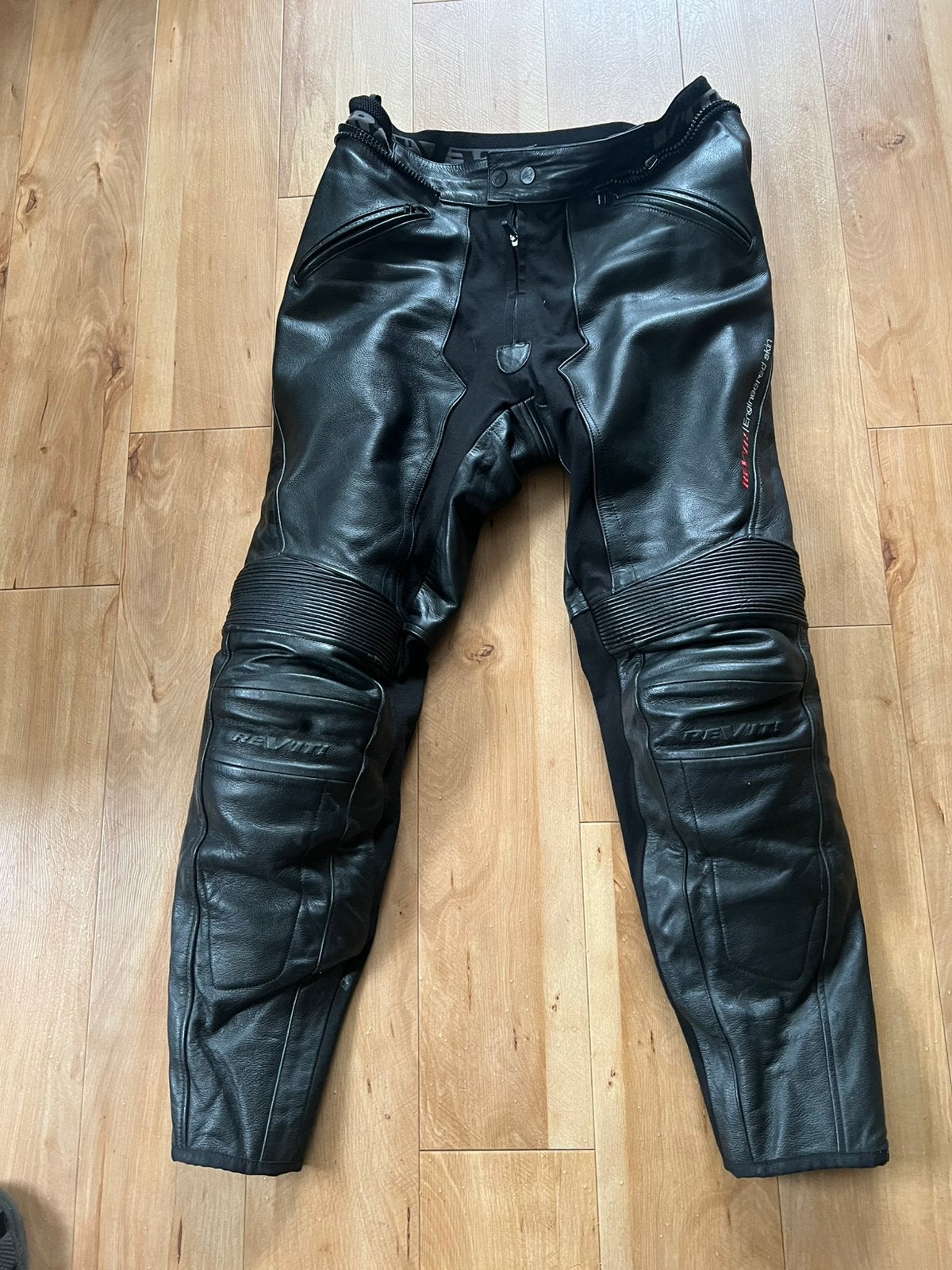 Zeer nette leren motor broek te koop., Motoren, Ophalen of Verzenden, Tweedehands, Broek | leer