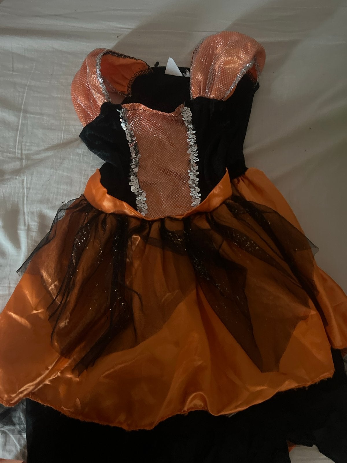 Oranje en zwart Halloween heksenjurkje, Ophalen, Zo goed als nieuw, 122 t/m 128, Meisje