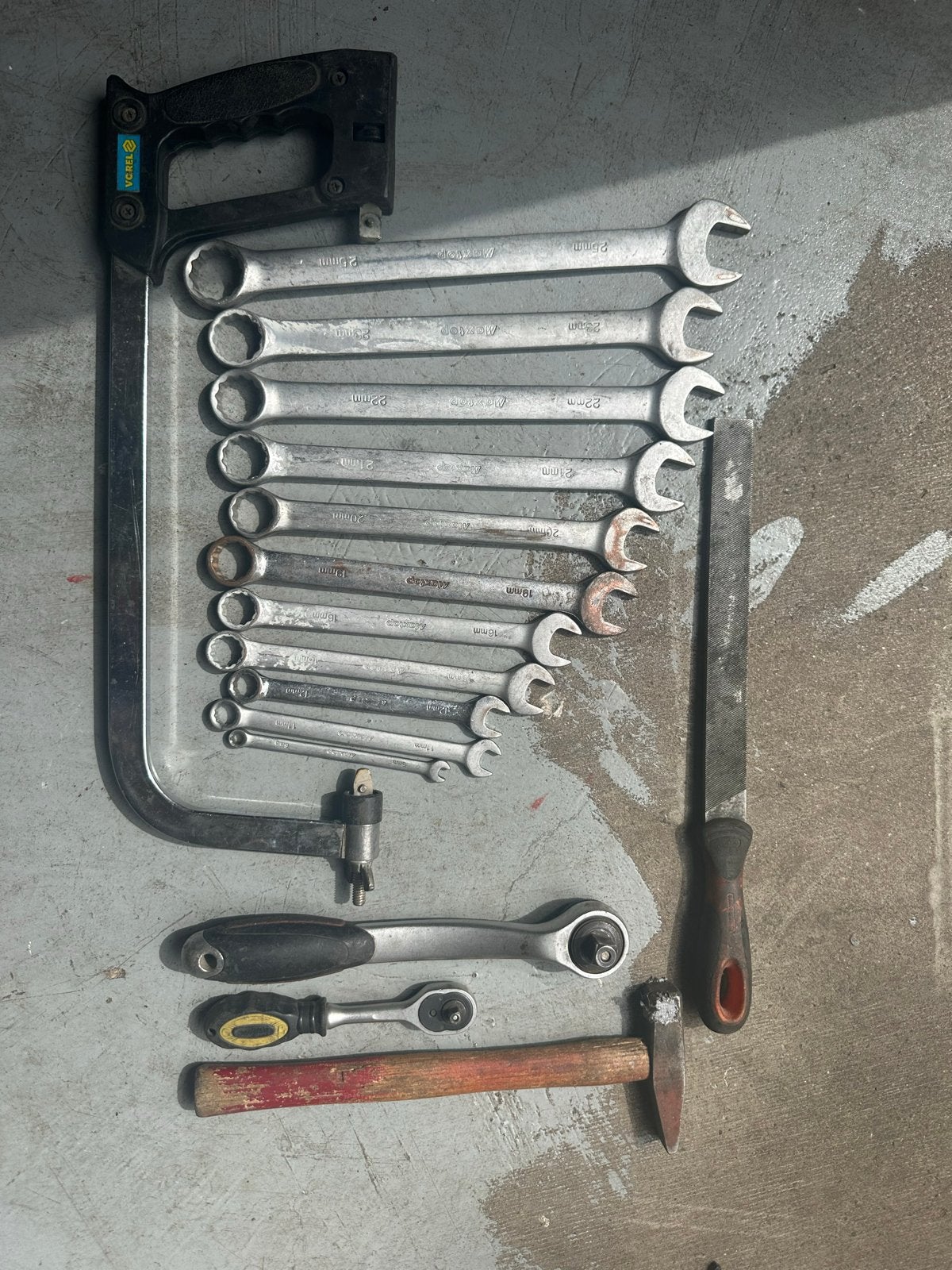 Gereedschap set: Sleutels, ratels, hamer, zaag, vijl, Ophalen of Verzenden, Gebruikt, Sleutel/ratel, Overige merken