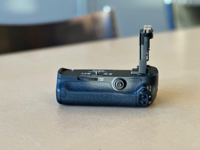 Canon BG-E11 Battery Grip voor 5D MK III, Info@canon-europe.com, Ophalen of Verzenden, Zo goed als nieuw, Bovenkerkerweg 59, Amstelveen, 1185 XB, NL