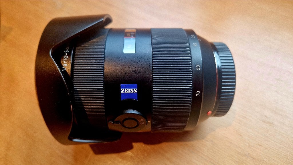 Sony 24-70 F 2.8 kwaliteitslens (A mount SAL-2470Z), Ophalen, Sony, Zo goed als nieuw, Standaardlens