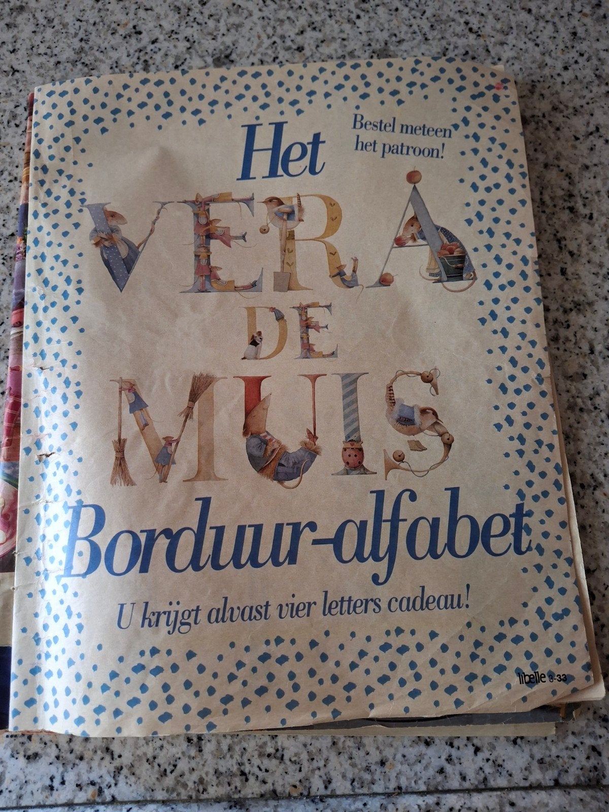 Libelle Vera de Muis Borduur-alfabet Kruissteek patroon, Hobby en Vrije tijd, Ophalen of Verzenden, Zo goed als nieuw, Handborduren