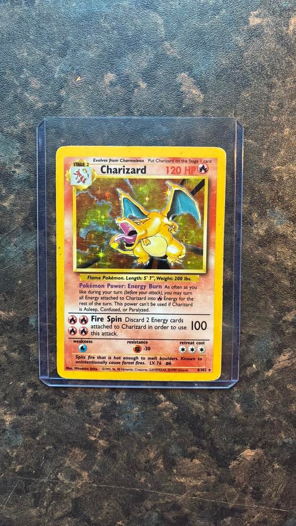 Pokemonkaart Charizard Base Set 4/102, Verzenden, Gebruikt, Losse kaart, Foil