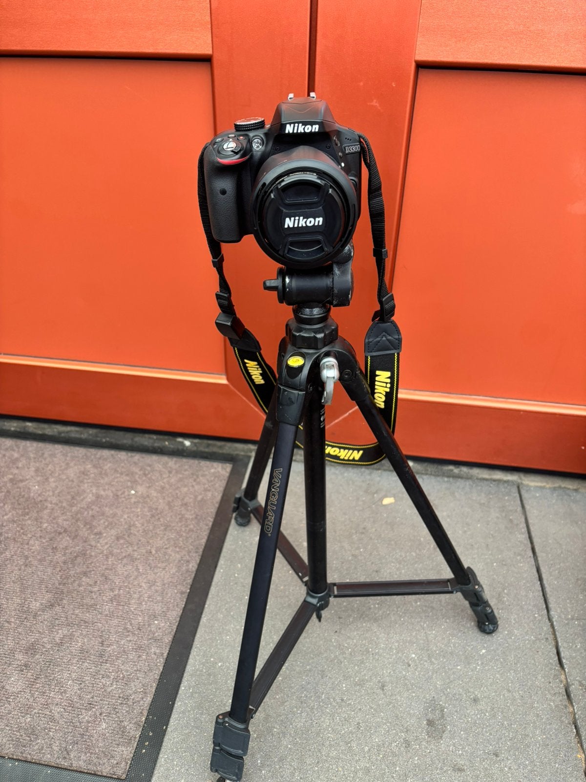 Nikon D3300 met 2 lens, statief, Ophalen, Zo goed als nieuw, Nikon, 8 keer of meer