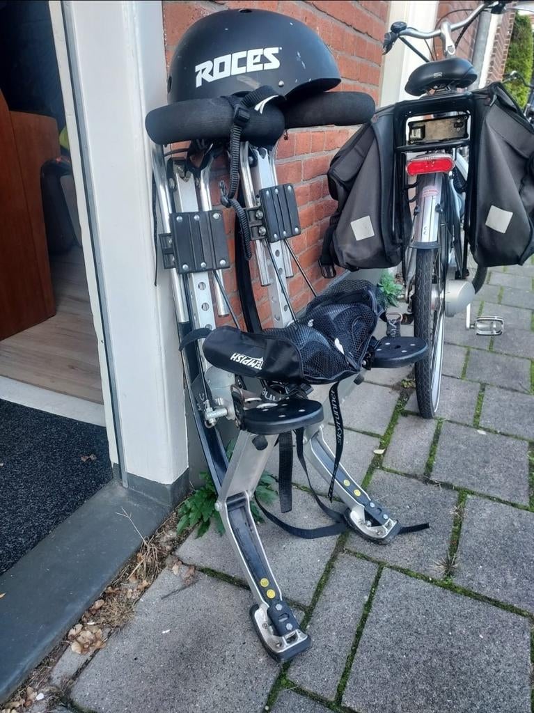 Springstelten met helm - Pogo sticks, Ophalen, Zo goed als nieuw