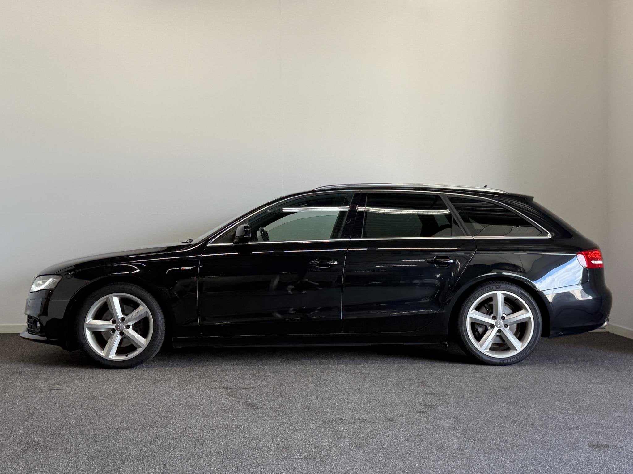 Audi A4 Avant 1.8 TFSI 2X S-line edition!, Auto's, Voorwielaandrijving, Euro 5, Gebruikt, Zwart