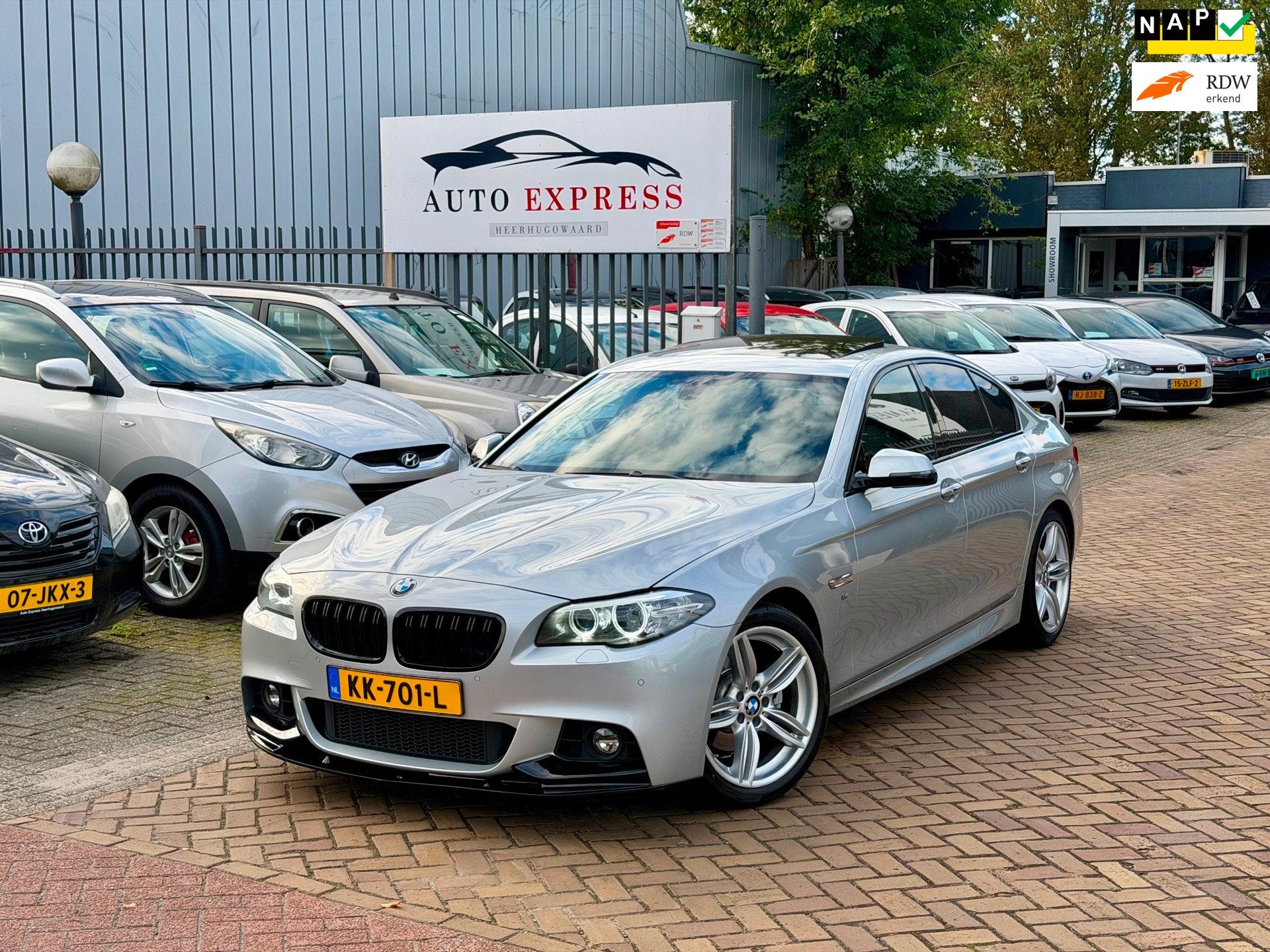 BMW 5-serie 520i M Sport Edition High Executive/Leer/Cruise/, Dealer onderhouden, Achterwielaandrijving, Gebruikt, Euro 6